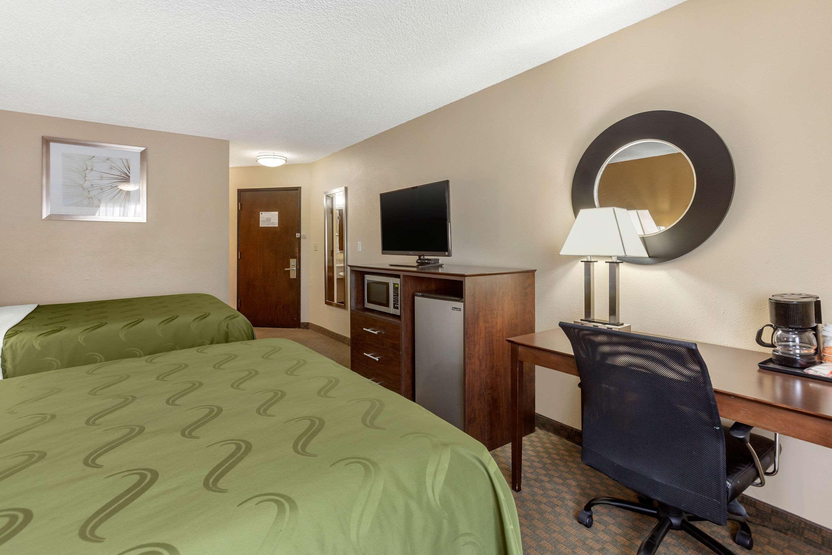 Quality Inn Ontario Extérieur photo